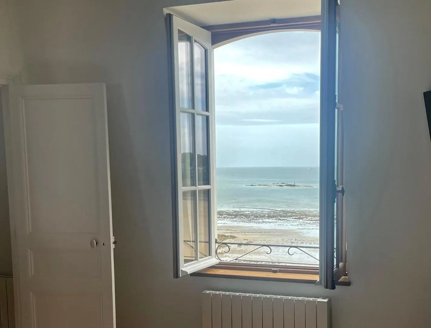 Le Royal XIX Vue Mer 212 Dinard 0*,