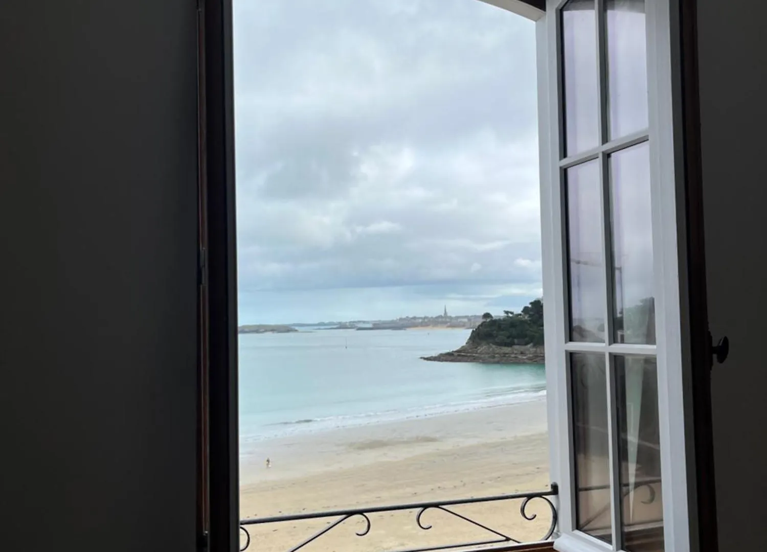 Le Royal XIX Vue Mer 212 Dinard 0*,
